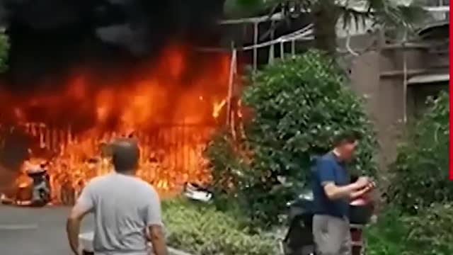 E-Scooter Party in China - 45 E-Scooter and 20 E-Bikes in flames