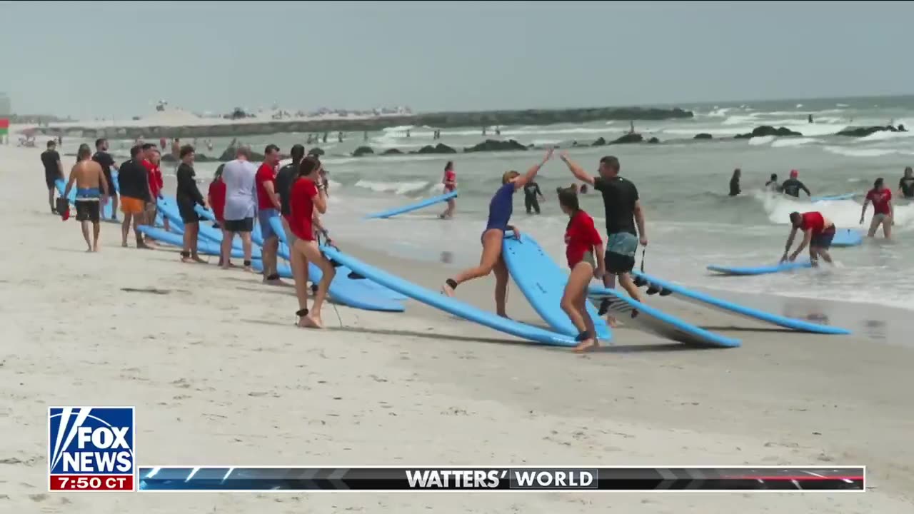 Is the "Kamala Momentum" real? Johnny goes to the beach to find out 🏖️