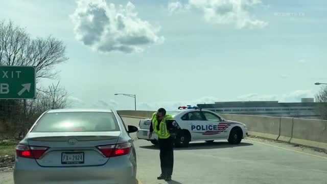 WYSIWYGTV credentialed press denied entry into DC from Beltway by Police 3-18-22