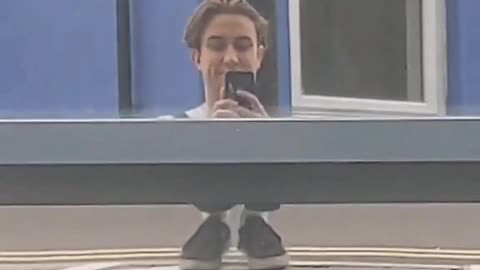 Found a window mirror 😂