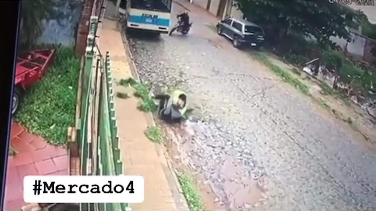 They Tried To rob the wrong Guy #CCTV