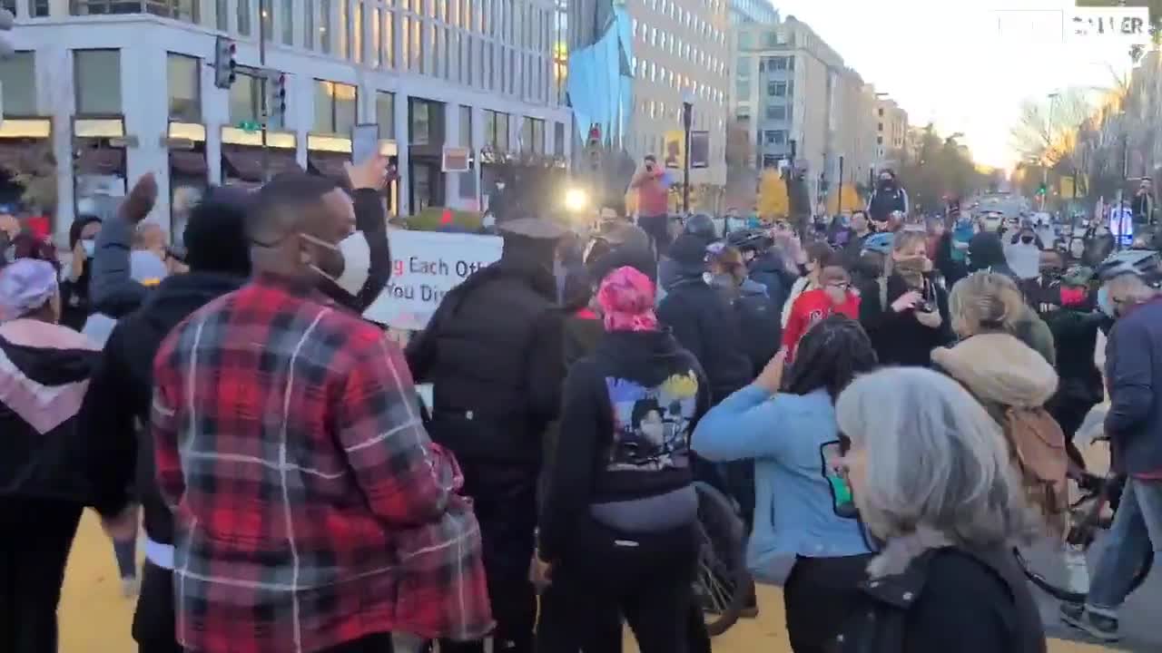DC Police Force Trump Supporters Into Black Lives Matter and Antifa Mob