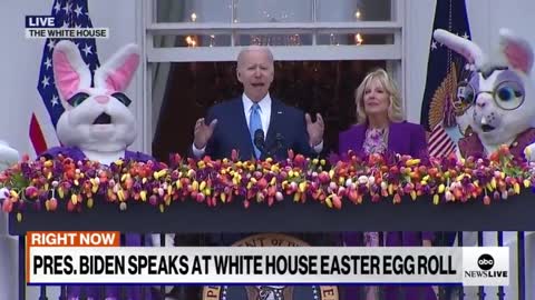 SAD moment Jill has to whisper instructions for clueless Joe Biden