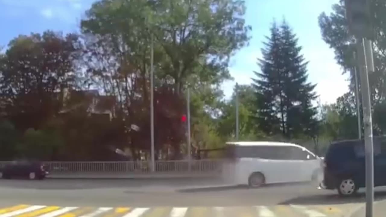 BRAINLESS DRIVERS CAUSE THE WORST ACCIDENTS IN HISTORY