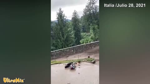 This Happened In Italy A Severe Flood Strikes In Cernobbio, Italy / The Streets Look Like Rivers.