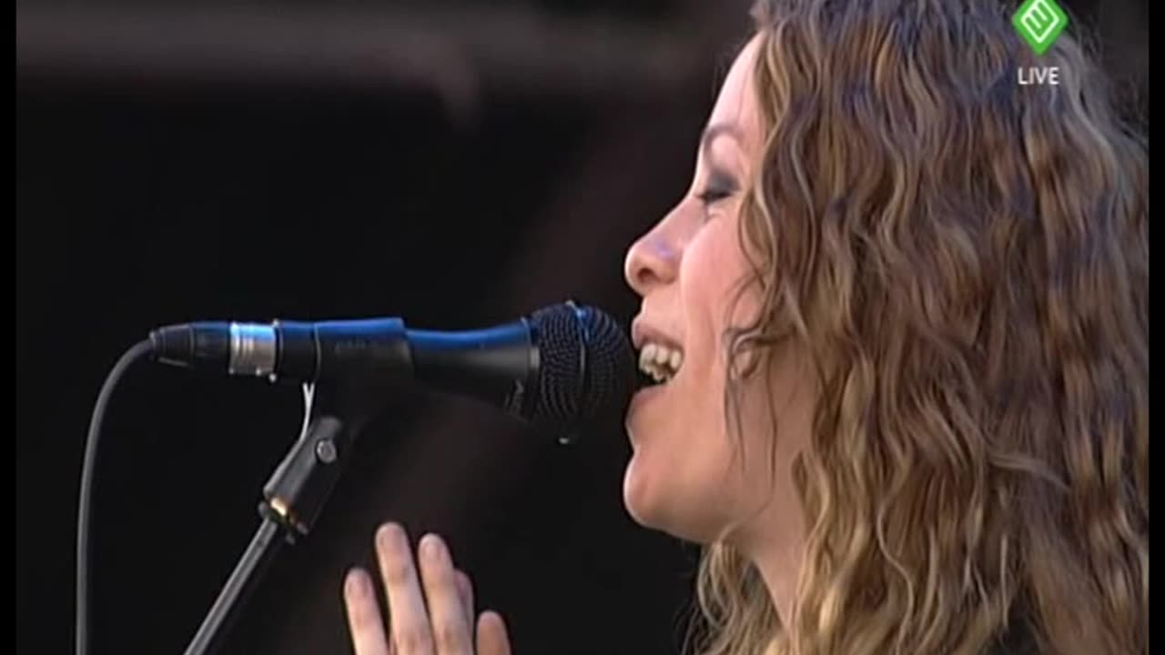 Alanis Morissette - Pinkpop Concert = 2008