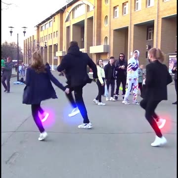 WALKING DANCE In TREND