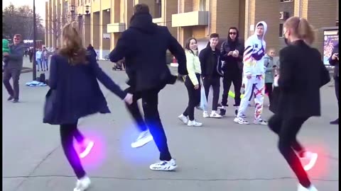 WALKING DANCE In TREND
