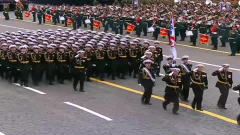 Russian soldier says "Uraaa"