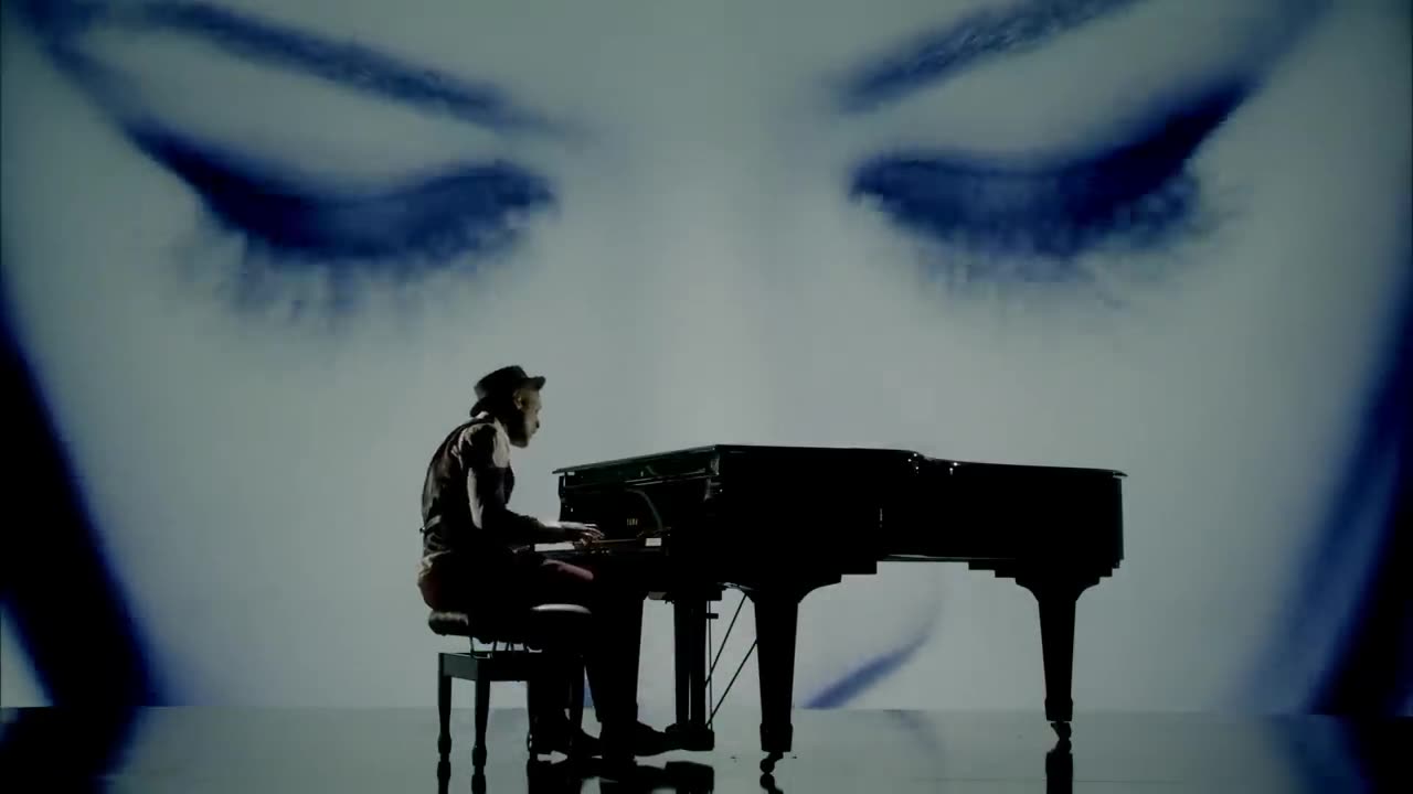 Labrinth - Beneath Your Beautiful (Official Video) ft. Emeli Sandé