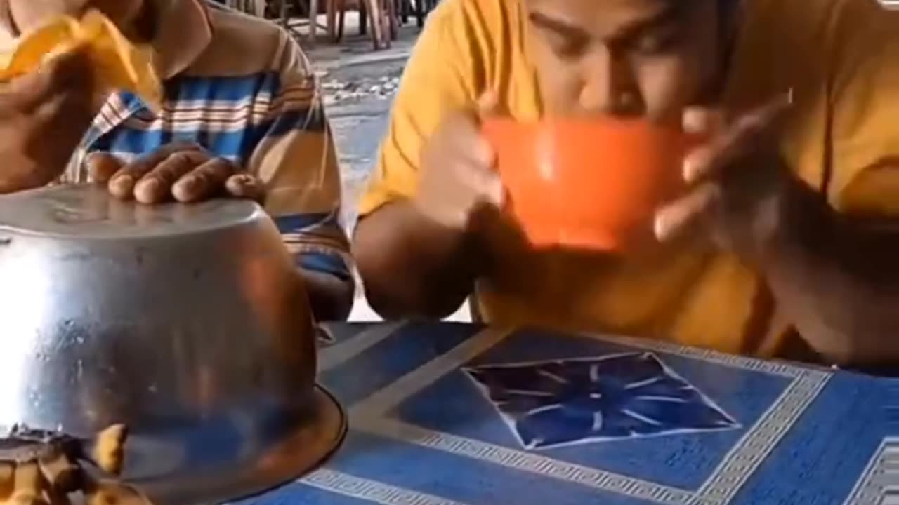 গোশত লুকিয়ে ডিম খাবি 🤩🤣 | Amazing Funny Video #shorts #tiktok #funny #video #trending