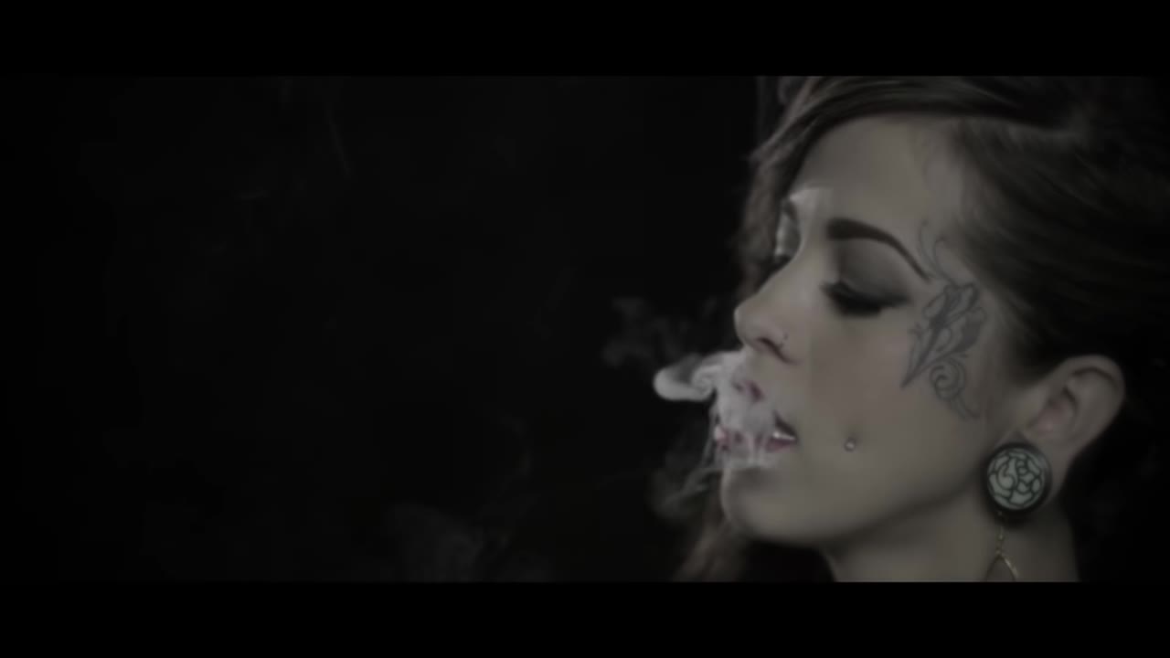 Snoop Dogg & Wiz Khalifa _French Inhale_ [Official Music Video]