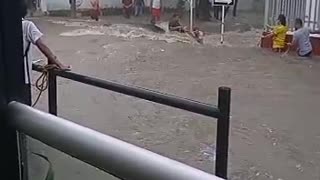 Desborde de Canal en San Pedro