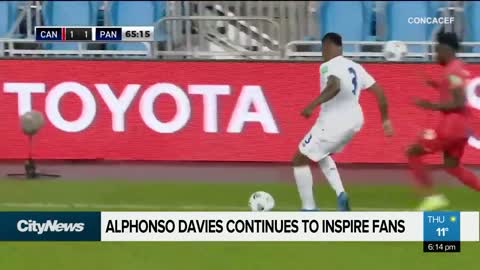 Alphonso Davies continues to inspire fans