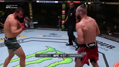 Jiri Prochazka vs Dominick Reyes UFC 295