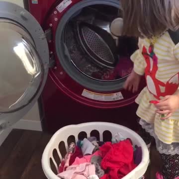 Little Girl Teaches How To Do Laundry, Tells Teens Not To Eat Tide Pods