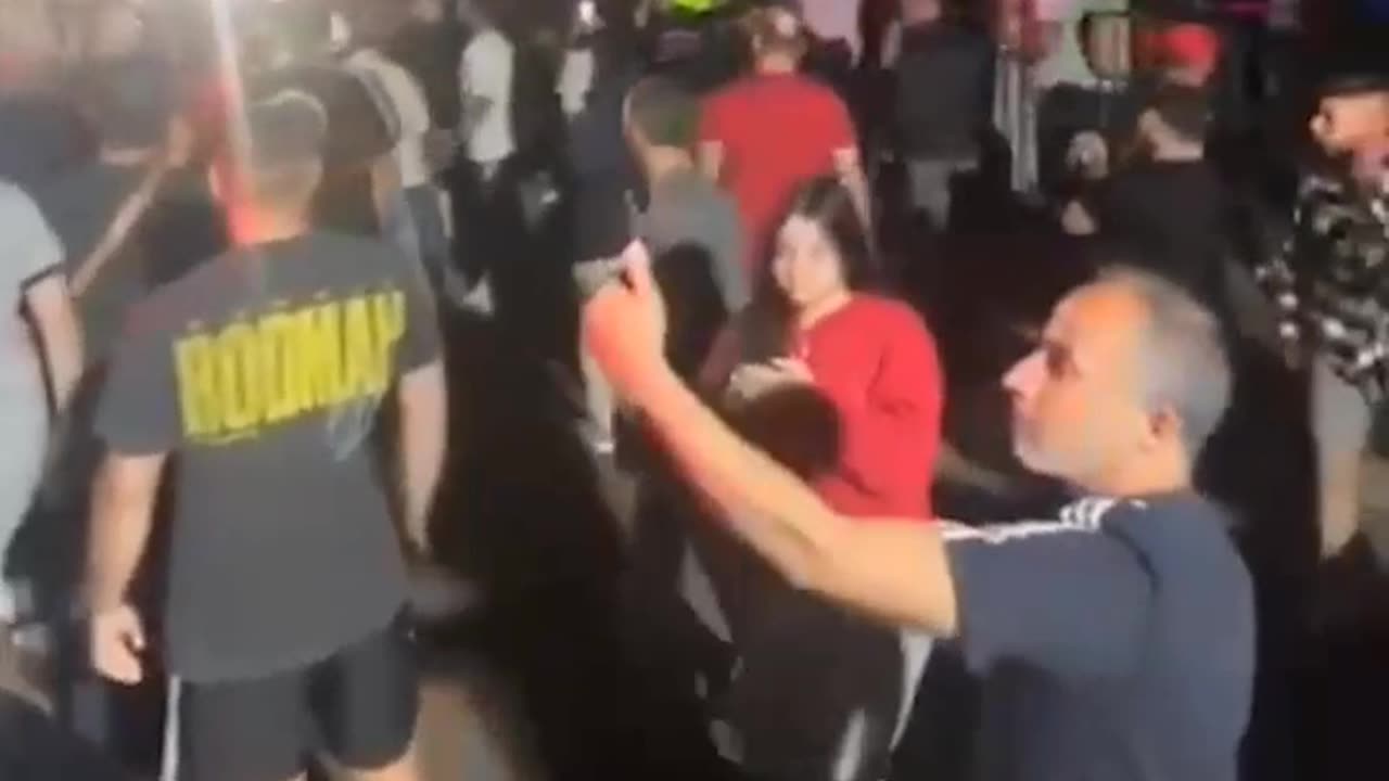 🇦🇺 People tried to lynch a Pakistani terrorist who attacked a priest in Sydney