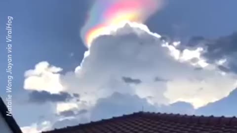 Unbelievable rainbow above clouds by Epoch times