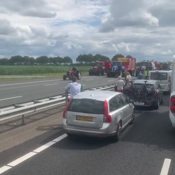 Netherlands: Dutch farmers convoy on highway A28 (July 15, 2022)