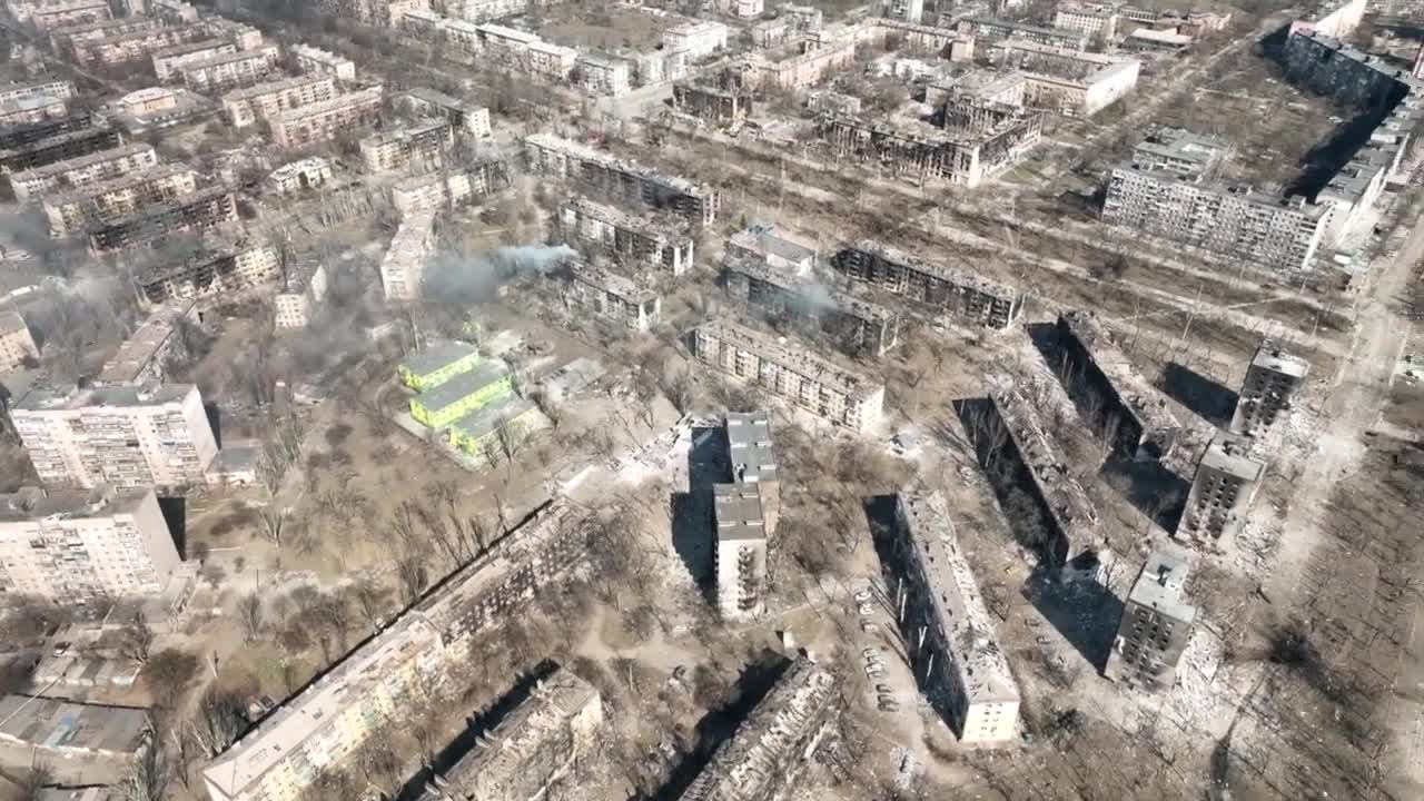 Mariupol is still alive, despite constant bombardment and shelling, and is waiting for rescue.