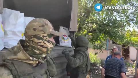 Ukraine War - Servicemen of the Central Military District delivered humanitarian aid