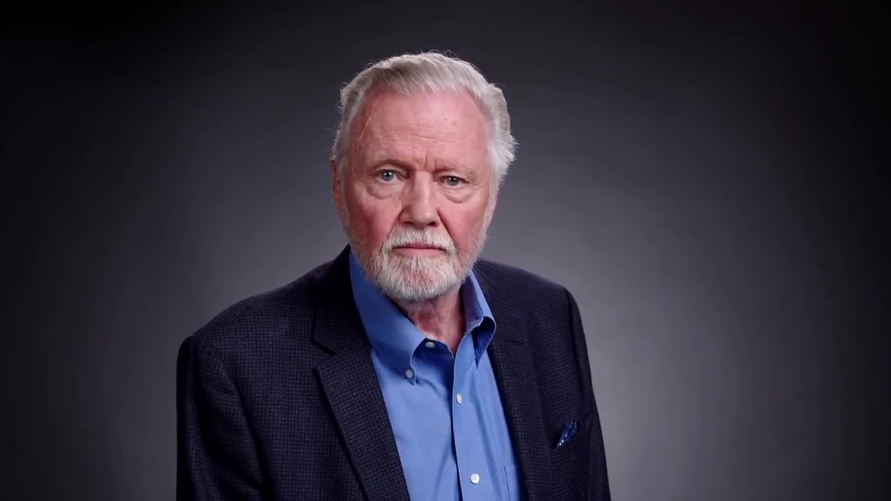 Jon Voight pide la destitución de Biden