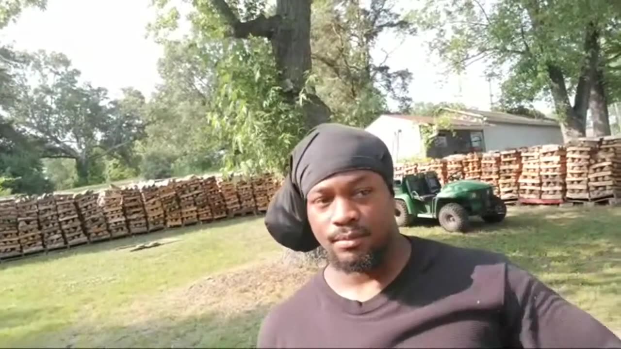 @barricadegarage5361 threatens to ban me from his chat.