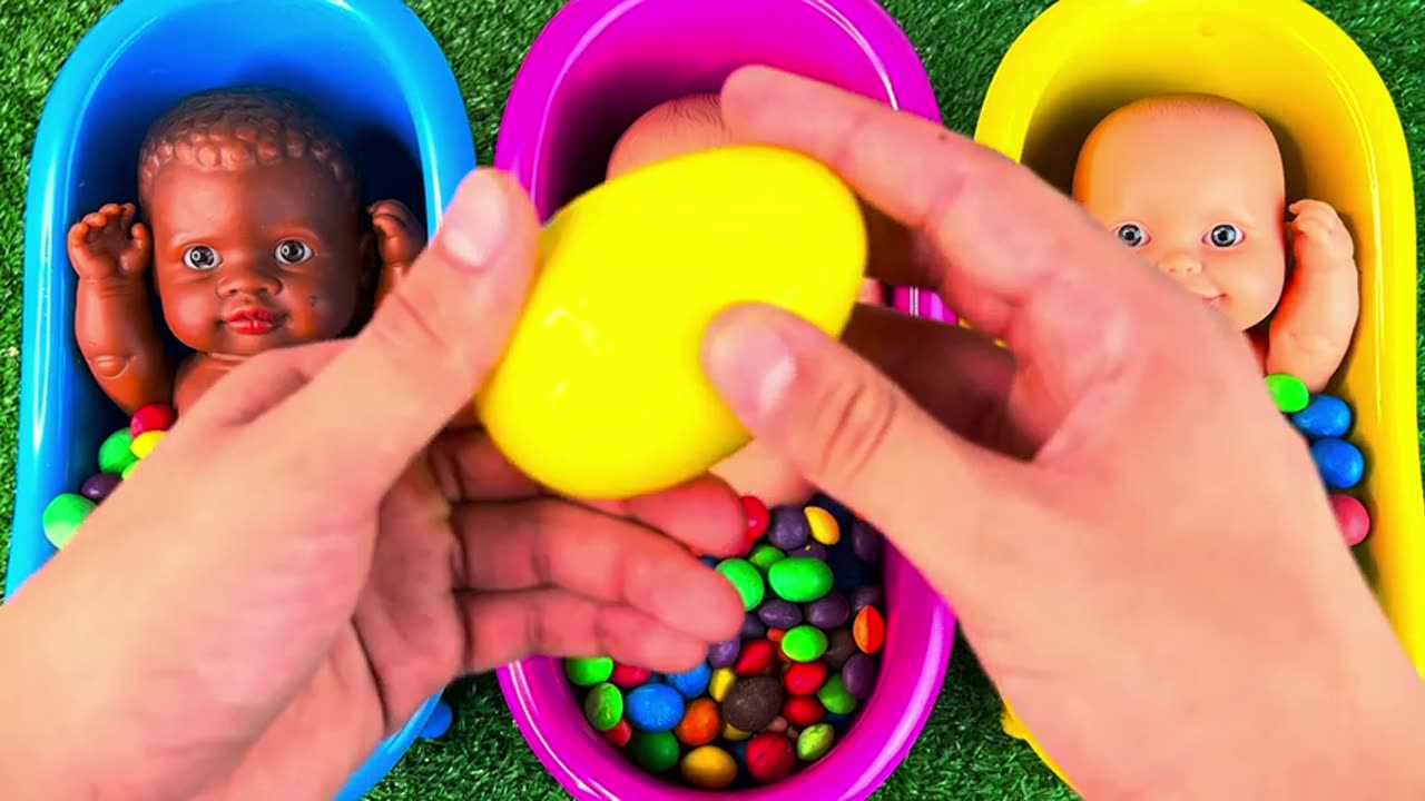 2 Minutes Satisfying with ASMR Mixing Candy & Funny Make Up in Three Bathtubs with M&M's Slime Video