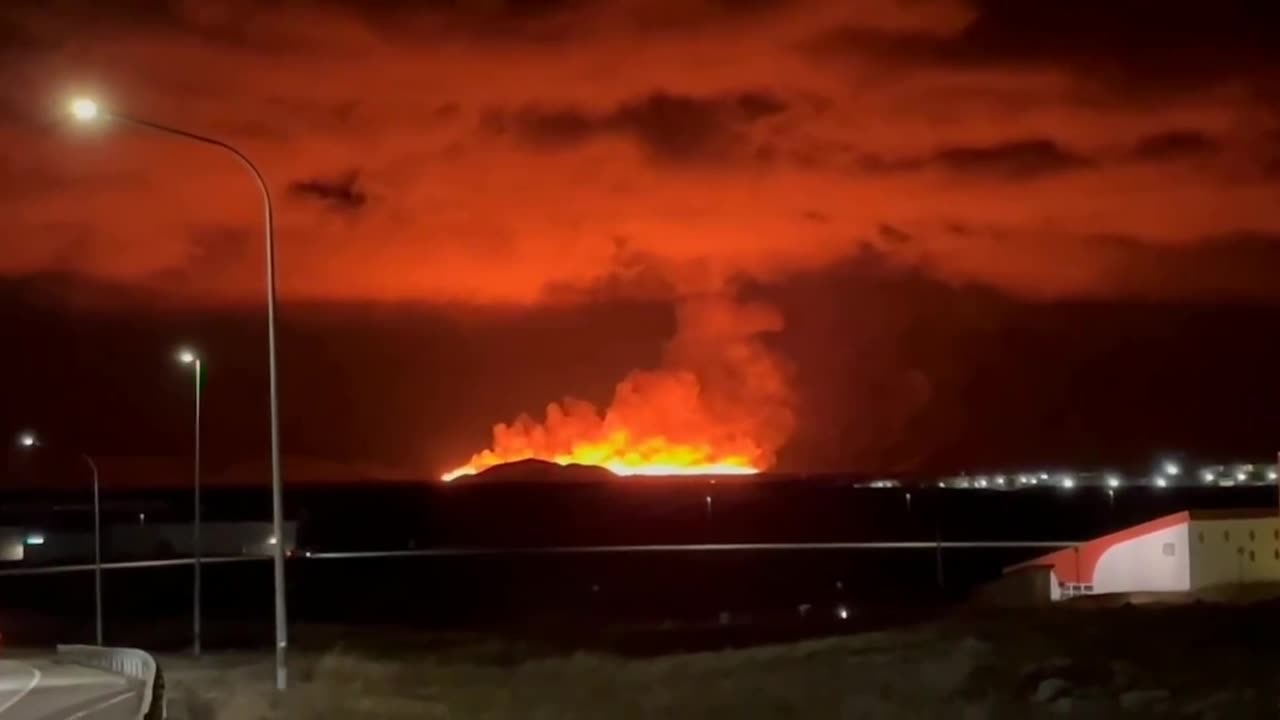 Volcanic eruption at Mt Stóra-Skógfell 2