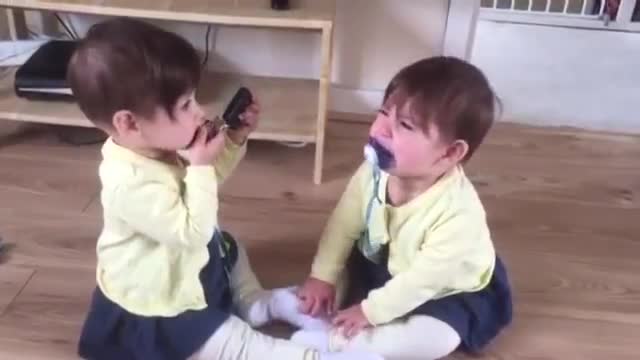 two little Girls fighting for car key.