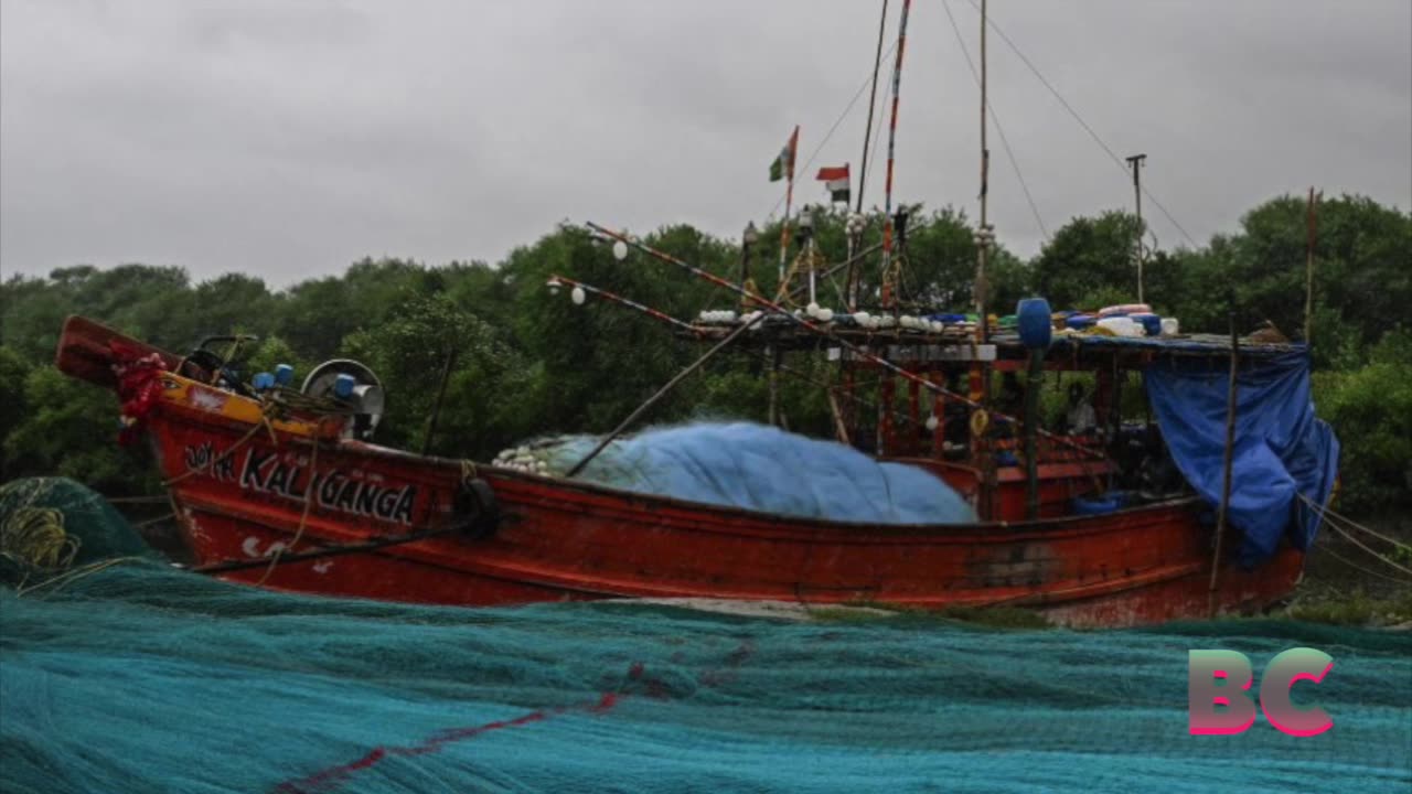 Cyclone Dana lashes eastern India as hundreds of thousands evacuate