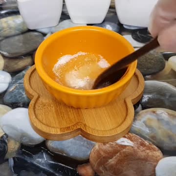 How To Make Lip Glowing Scrub at Home