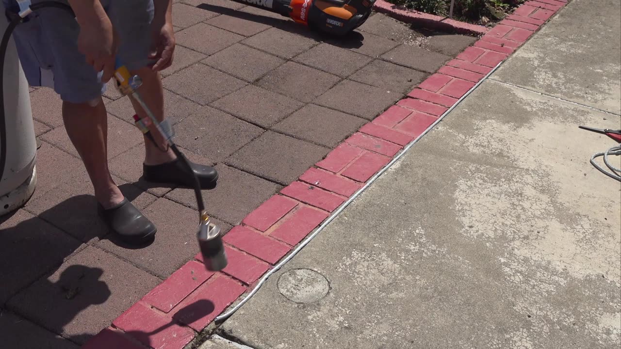 CONCRETE DRIVEWAY CRACK REPAIR