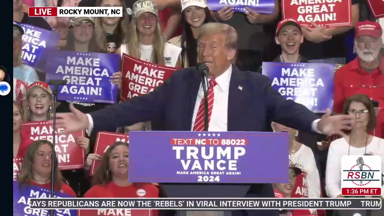 DAMN HE'S FUNNY! Live #TrumpRally North Carolina.1st Funny Joke of the Afternoon