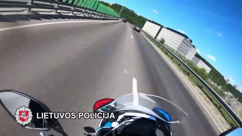 High speed (200 km/h) urban motorbike chase