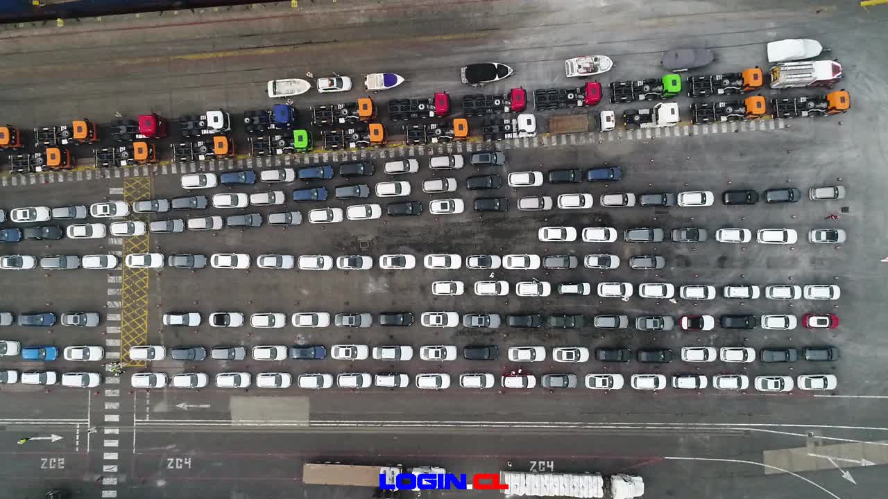 Puerto Valparaíso retoma servicio naves car carrier