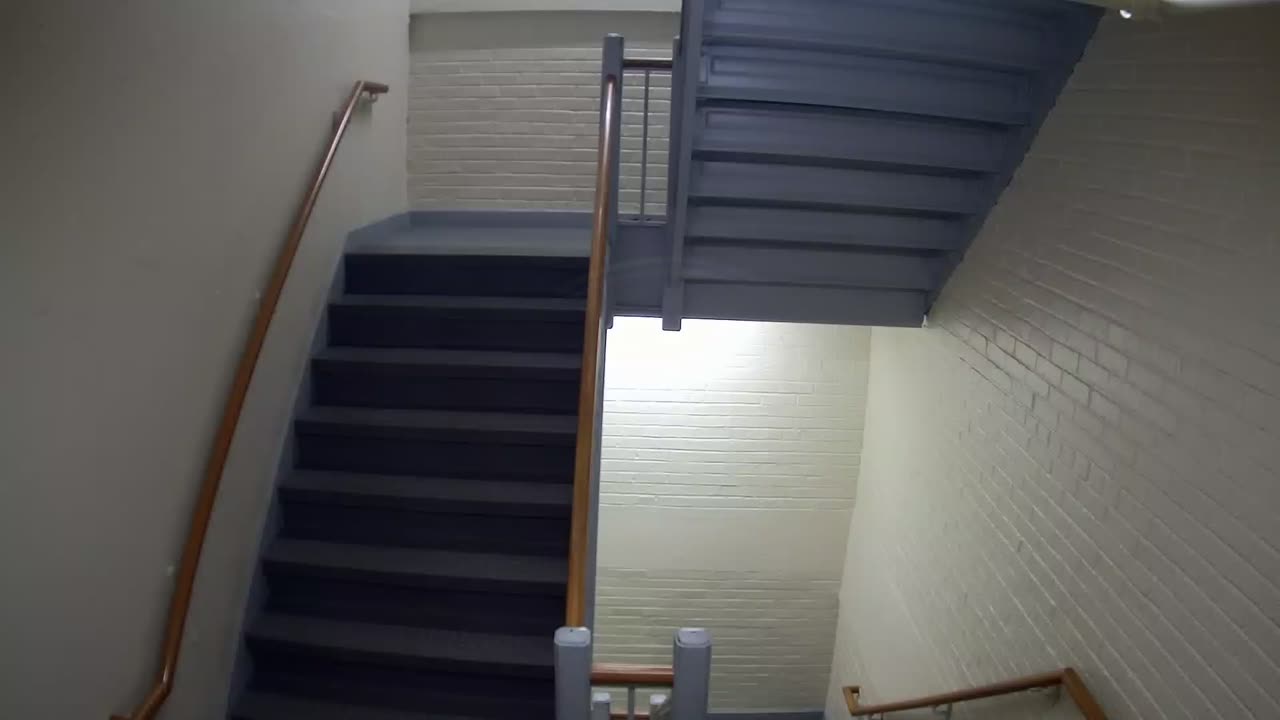 3881FHOB03Stair6_2021-01-06_23h00min01s683ms.mp4