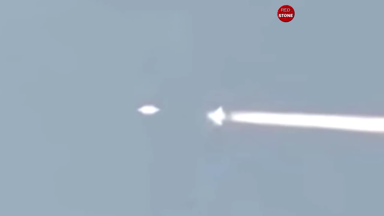 UFO and Jet Filmed over New Hampshire