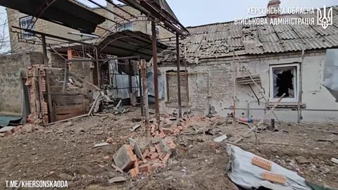 Kherson. Last night, Russian artillery hit the homes of the townspeople