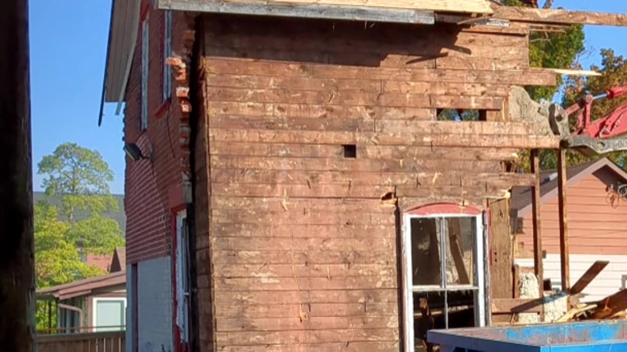 130 YEAR OLD HOUSE DEMOLISHED