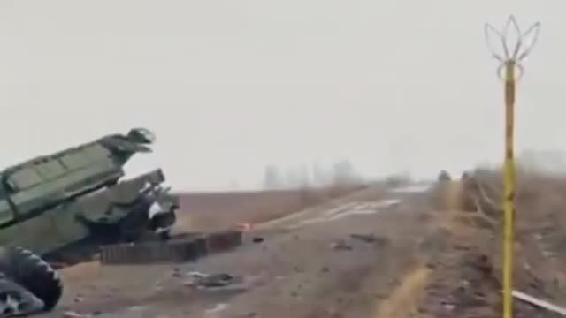 Russian Convoy Ambushed, TOR-M1 SAM Vehicles Captured