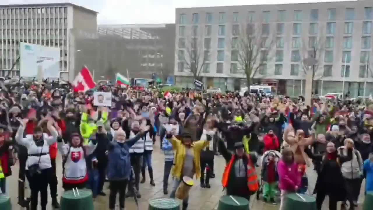 Germans support Freedom Convoy in Canada