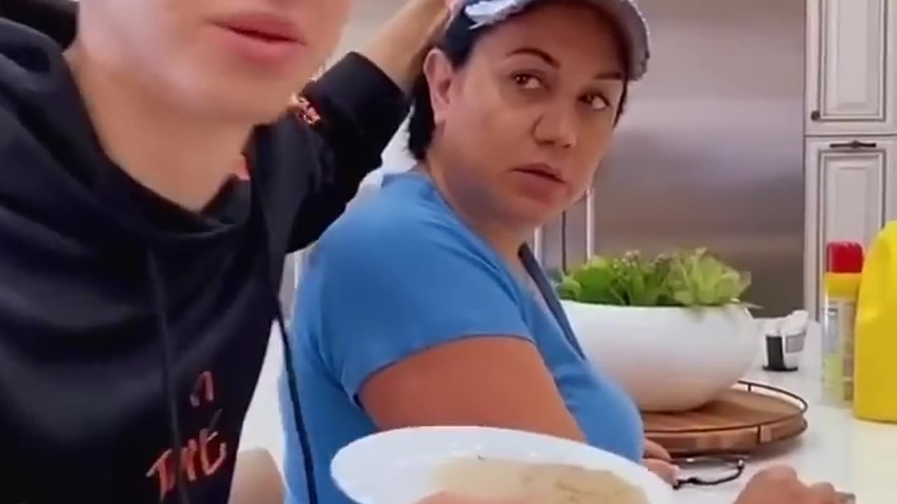 Keemokazi does hilarious trend and fails 😂