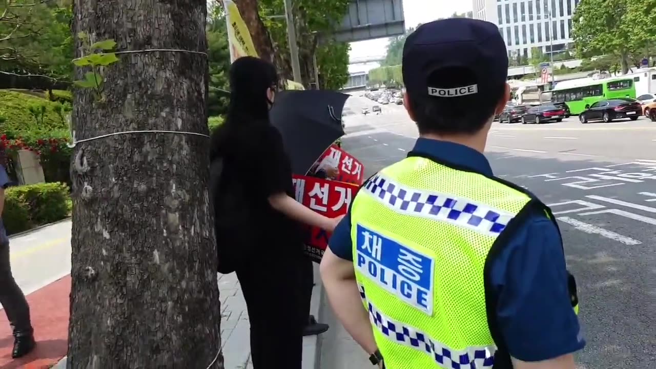 20200602_V3_S01(k7A6CLSDggQ)경찰들도 왜 국민들이 거리에 나와 외치는지 알고 있을까요_