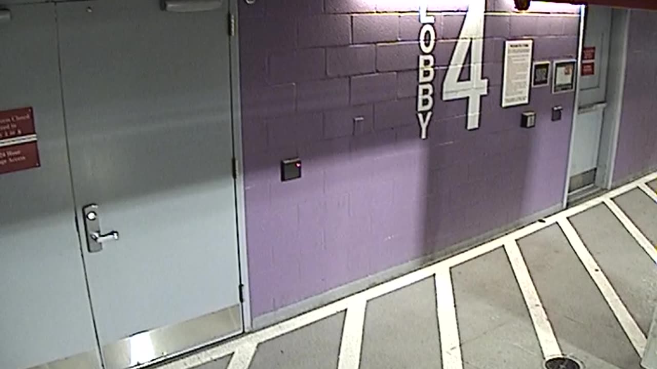 6123RHOBG3G304ABLobby4_2021-01-06_01h00min00s220ms.mp4