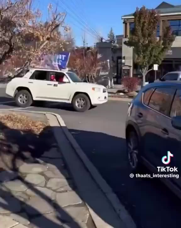 Hilarious video from "Blue" Oregon.🇺🇸