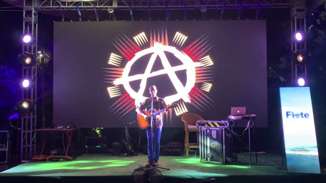 Scott Perrie live at Anarchapulco 2022