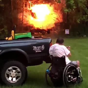 Tannerite explosion