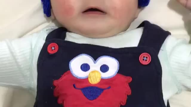 6 months old baby trying to talk to her mumma