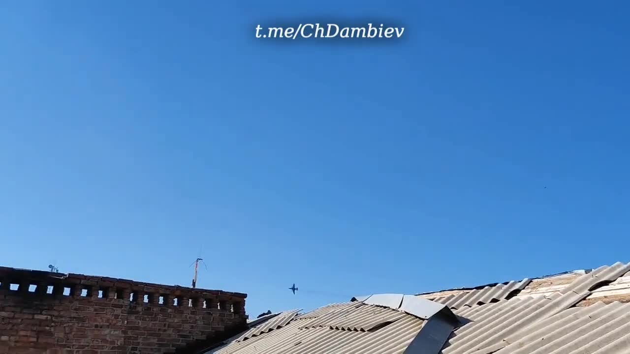 A pair of Russian Air Force Su-25s fly to attack AFU positions in the Avdiivka direction.
